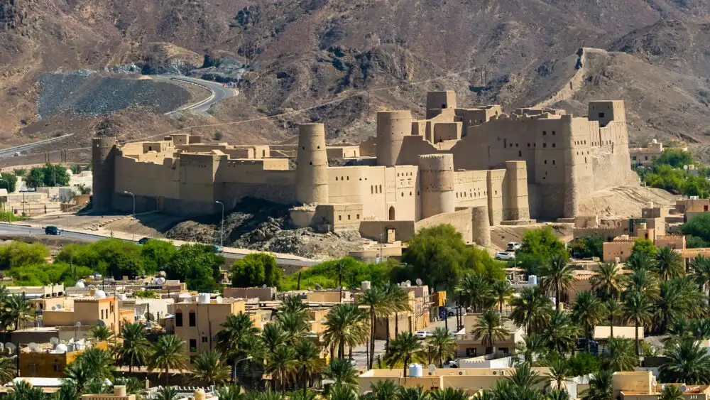 لماذا سلطنة عمان ؟